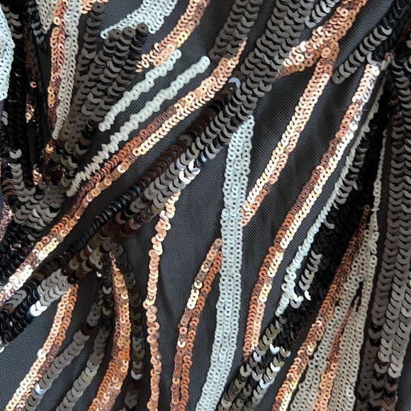 Gorgeous sequins dress - Picture 6 of 8